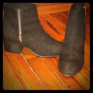 Black faux sude boots